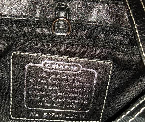 Coach Signature Bag - Picture 3 of 6